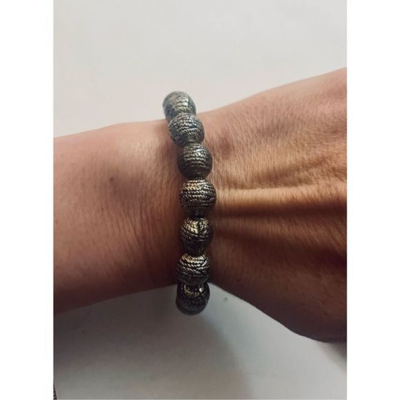 Pretty hand-made SILVER TRIBAL BEAD BOHO BRACELET - Picture 1 of 7